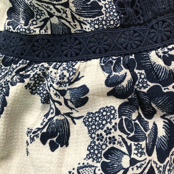 Lace detail floral maxi dress - Picture 7 of 7